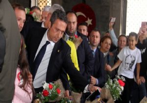 Fenerbahçeliler Anıtkabir e çıkarma yapt